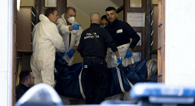 Roma, due donne trovate morte in un palazzo in via Riboty: una sul pianerottolo e l'altra nell'appartamento
