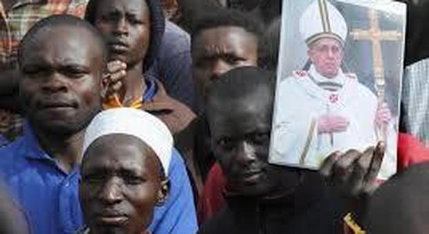 L'allarme del Papa per i popoli dell'Africa «Dietro gli aiuti il pericolo della corruzione»