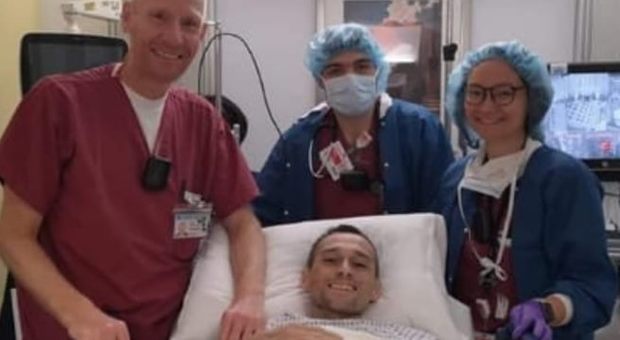Sarcoma raro a 37 anni, papà Gianpiero operato negli Usa: intervento riuscito