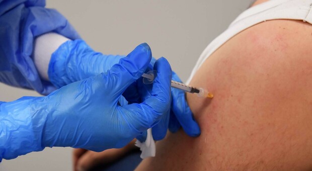 I medici di famiglia hanno avviato le vaccinazioni negli ambulatori e a domicilio
