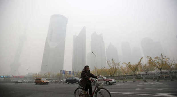 «Airpocalisse» a Shangai, l'aria diventa irrespirabile per lo smog |Foto