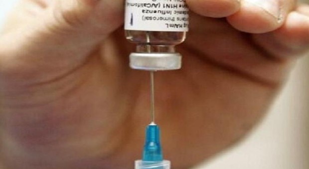 Vaccini, il Consiglio regionale della Puglia sospende l'iter della legge sull'obbligatorietà
