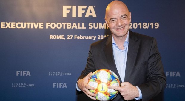 Fifa, Infantino duro con l'Italia: «Per gli stadi è dietro il Gabon»
