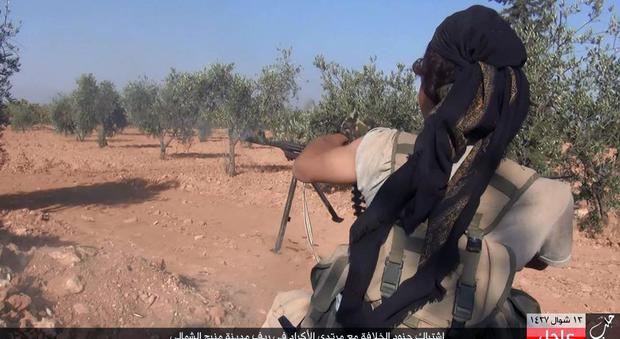Siria, 2.000 civili in ostaggio dei jihadisti dell'Isis a Manbij