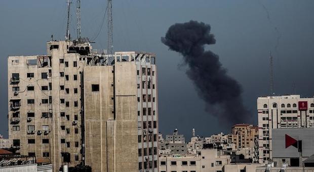 Quattro razzi lanciati dalla Striscia di Gaza contro Isreale: scatta la rappresaglia
