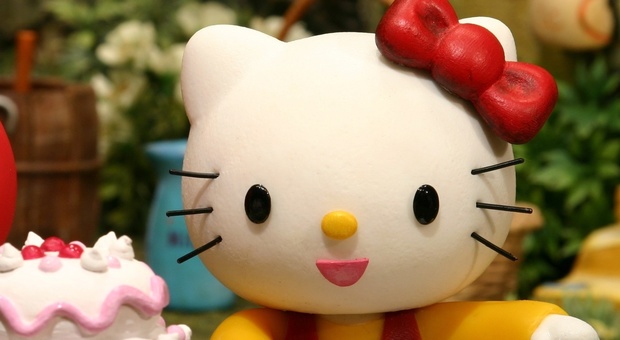 La gattina Hello Kitty è il personaggio più famoso della nota azienda giapponese Sanrio