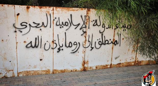 Sirte «porto Is verso Roma», scritta choc su muro della città