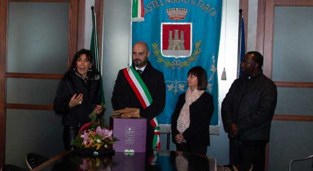 Il prefetto Reggiani a Castelnuovo di Farfa raccoglie e appoggia le richieste degli olivicoltori il cui raccolto quest'anno è stato falcidiato