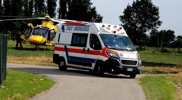 Ambulanza (foto di archivio)