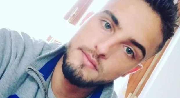 Lorenzo Assaloni trovato morto vicino Udine, aveva 26 anni: era uscito di casa in bici ma era sparito nel nulla