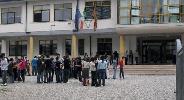 Lezione con i profughi in cattedra a Treviso. Genitori in rivolta: "Figli a casa"