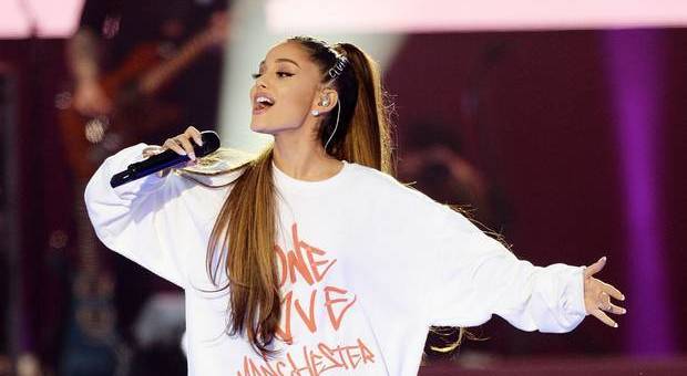 Manchester un anno dopo, Ariana Grande pubblica un messaggio toccante per le vittime