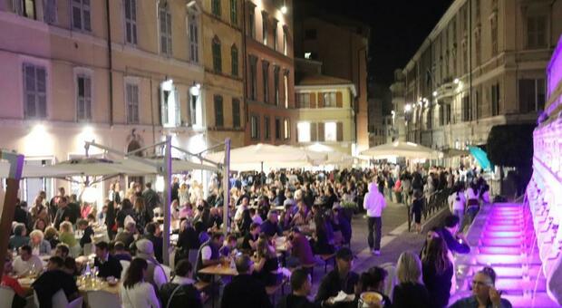 Notte Bianca, che festa ragazzi: Ancona meraviglia, un tripudio di musica e colori