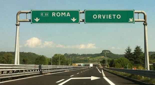 A1 Milano-Napoli, chiusura temponarea per lavori nei pressi di Orvieto al cavalcavia di Baschi. Dalle 22 del 23 aprile fino alla mattina