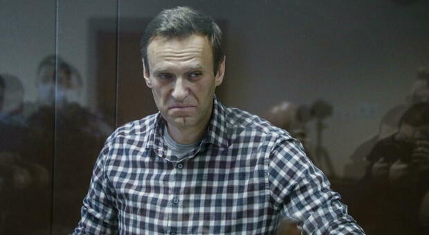 Navalny ricoverato per difficoltà respiratoria: tosse e febbre alta, rischio tubercolosi