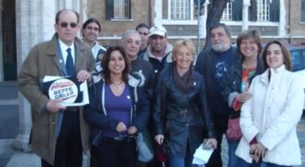 Presentazione dell'allora gruppo "Amici di Beppe Grillo" di Ostia. Nella foto, Claudio Zolesi accanto all'attuale presidente del X Municipio, Giuliana Di Pillo (M5S)