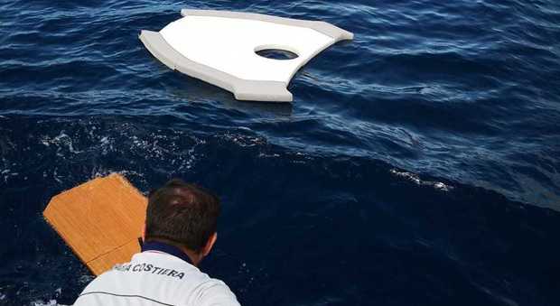 Naufragio al largo di Capri: salvataggio in mare, due bambini e tre adulti in salvo