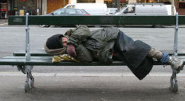 Un senzatetto