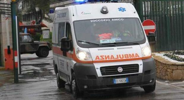 Roma, picco ricoveri negli ospedali: si fermano le ambulanze. Superata la soglia d’allerta