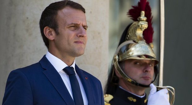Francia, crolla la popolarità di Macron: perde dieci punti in un mese