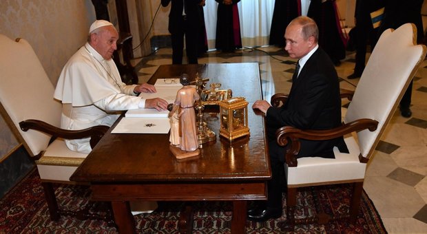immagine Putin dal Papa, il leader russo a colloquio con Francesco
