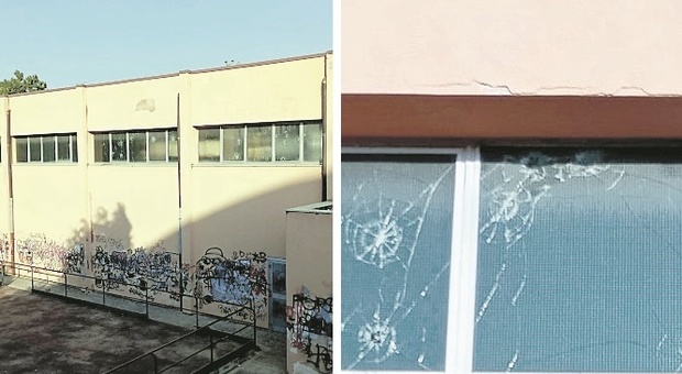 Senigallia, tiro al bersaglio contro la palestra: finestre rotte a sassate dai vandali