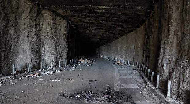 Napoli, la galleria dimenticata a Ponticelli: avrebbe smaltito il traffico di via De Meis