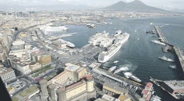 Porto di Napoli, così il clan Mazzarella impone la legge del racket
