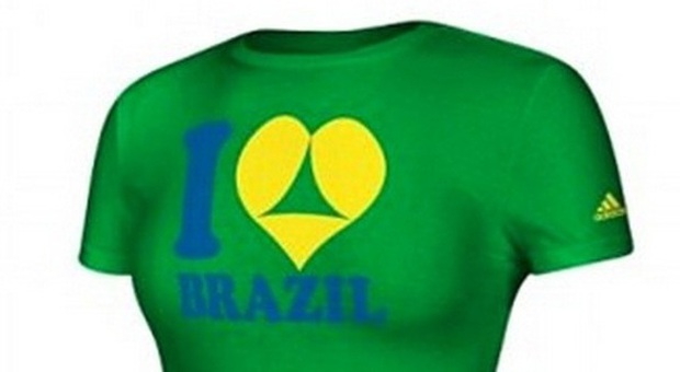 Quel cuore ha la forma di un sedere. Proteste in Brasile. L'Adidas ritira le maglie