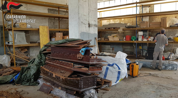 Finte cremazioni, macabro business delle salme in Trentino. «Resti umani abbandonati»