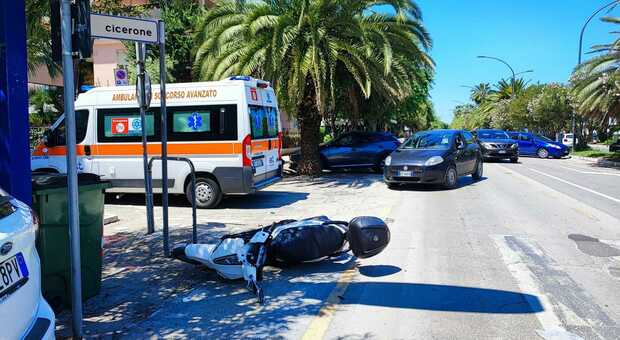 San Benedetto, incidente in scooter sul lungomare: 40enne ricoverato dopo aver sbattuto la testa