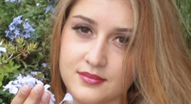 Marianna, morta con 4 coltellate alla gola. La famiglia: «Non si uccise, cercate l'assassino»