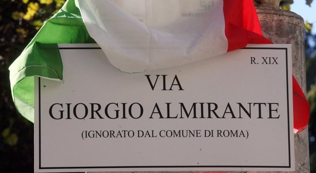 Via Almirante, la contromozione M5S: «Roma città antifascista». Verrà inserito nello statuto del Comune