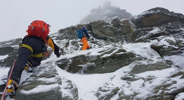 Piemonte, alpinista ventenne precipita e muore: è il settimo da inizio dicembre