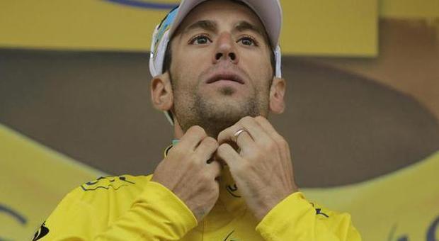Tour de France, Nibali vince la 10a tappa e ​torna in maglia gialla. Contador cade e si ritira