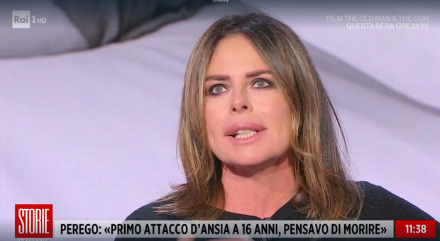 Paola Perego a Storie Italiane: «Il primo attacco di panico a 16 anni, ecco come ho risolto»