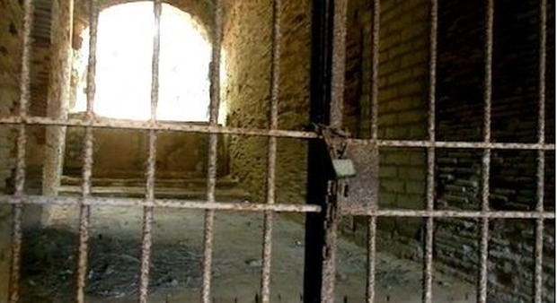 Pozzuoli, il carcere di san Gennaro in degrado