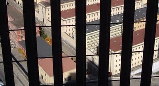 Napoli, detenuto campano 39enne suicida nel carcere di Poggioreale