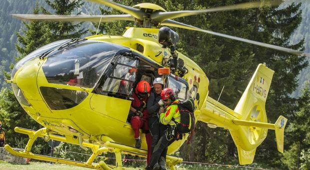 Famiglia con tre bambini bloccata in ferrata, salvata dal soccorso alpino