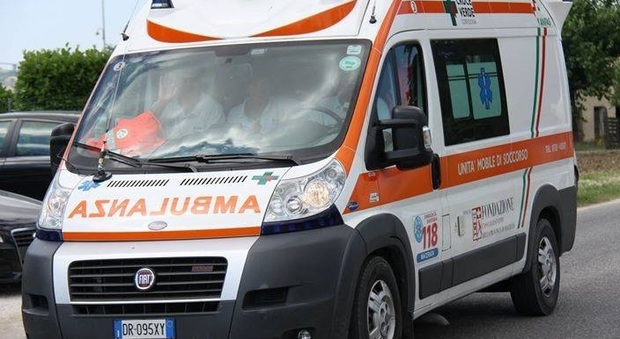 Tragedia in Campania: anziano si getta dal sesto piano e muore