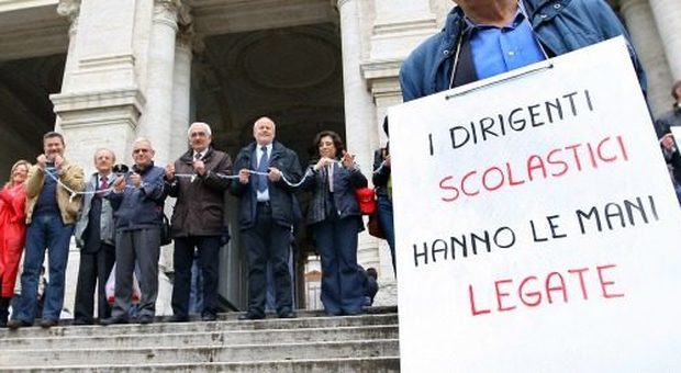 Scuola, il Tribunale di Napoli: «Discriminati i dirigenti scolastici»
