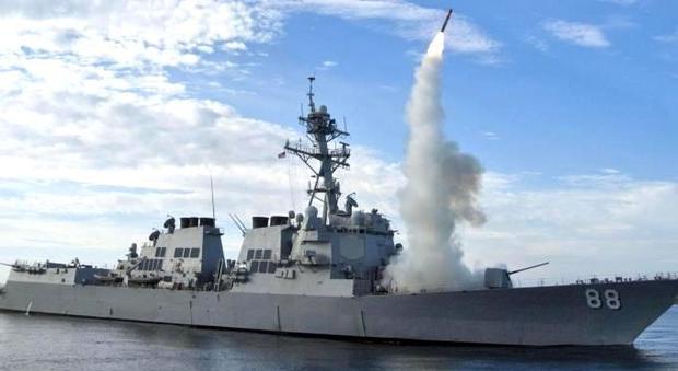 Due navi Usa fermate dall'Iran: tensione fra Washington e Teheran. Il Pentagono: «Solo un incidente»