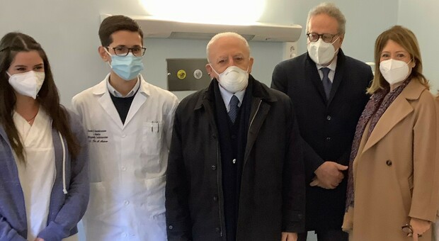 Vaccino Covid a Napoli, prima dose anche per gli studenti di Medicina e chirurgia del Policlinico Federico II