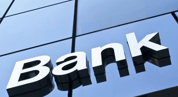 Banche, allarme esuberi: rischiano in 50mila