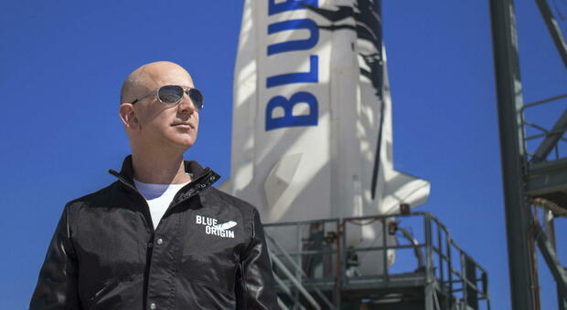 Volo spaziale, venduto a 28 milioni di dollari un posto nella navicella New Shepard di Bezos