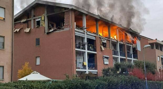 Torino, incendio e crollo in una palazzina a Pinerolo: morti marito e moglie