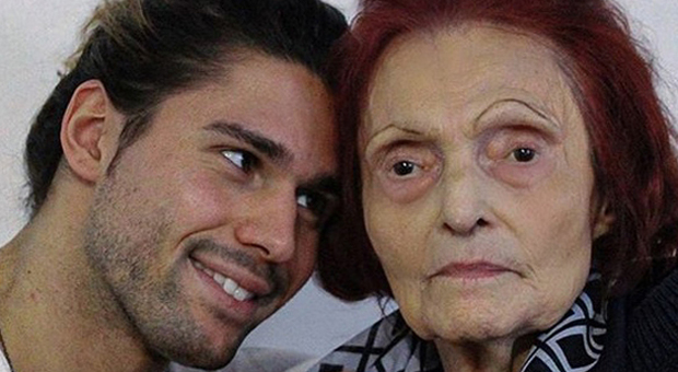 Luca Onestini con la nonna (Instagram)
