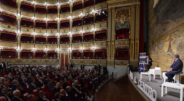 Fondi cultura, M5S accusa De Luca: «Soldi concentrati sul Teatro Verdi»