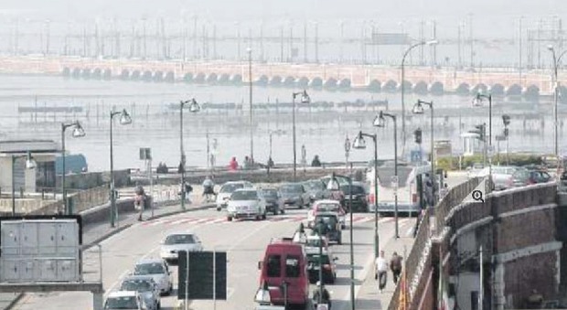 Concorso di idee del Comune: «Un nuovo "ponte della Libertà" per Venezia»