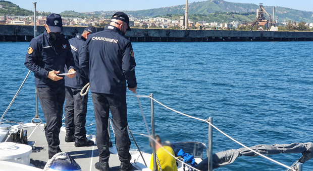 Golfo di Napoli, controlli subacquei dei carabinieri: contrasto all'overfishing e al bracconaggio ittico